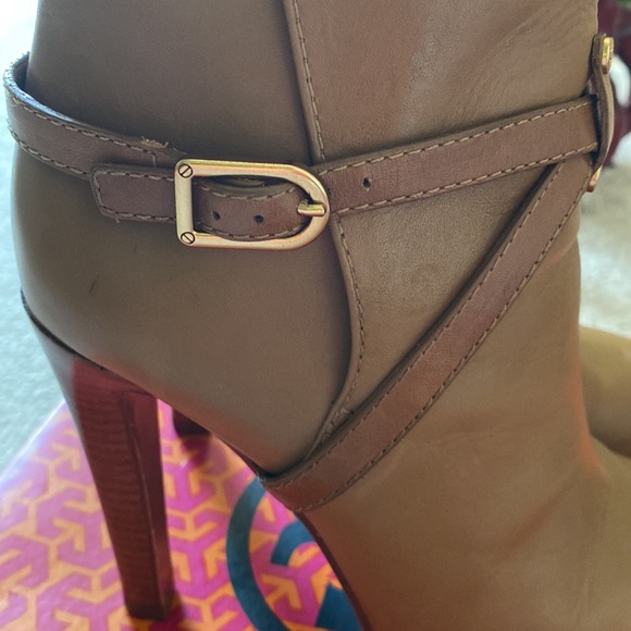 Tory Burch Vicuña Dorese high heel bootie size 9 - Picture 6 of 10